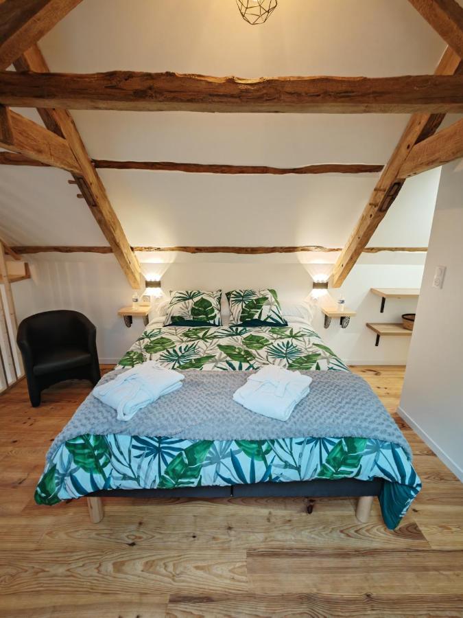 A La Memoire De Merlin & Spa Saint-Malon-sur-Mel Exterior foto