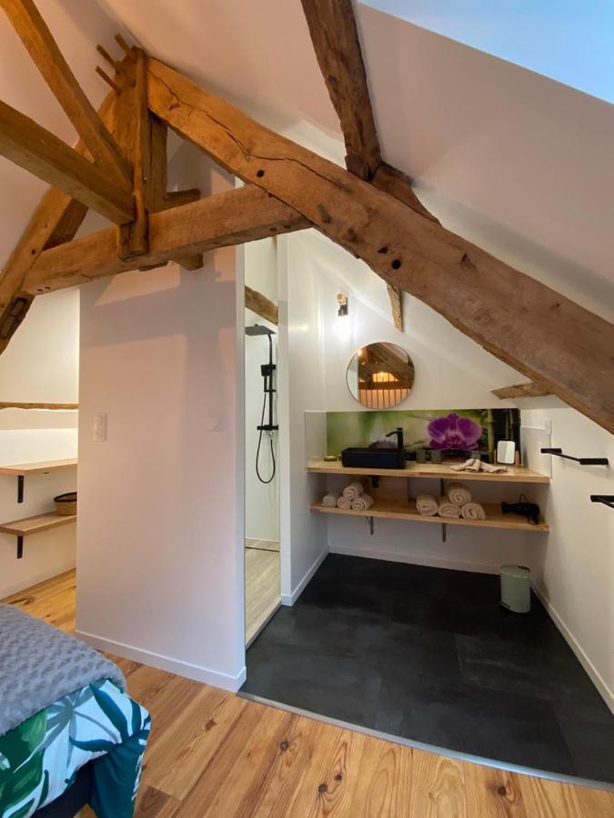 A La Memoire De Merlin & Spa Saint-Malon-sur-Mel Exterior foto