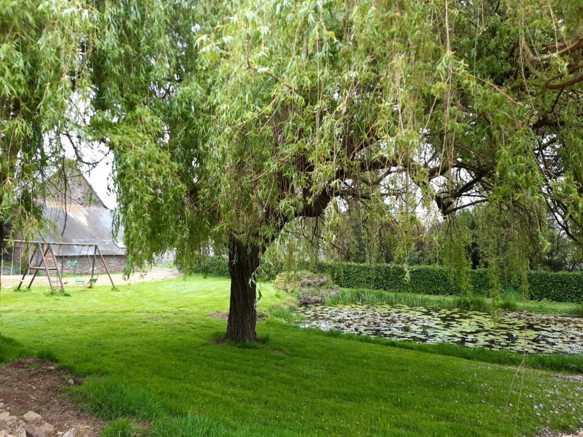 A La Memoire De Merlin & Spa Saint-Malon-sur-Mel Exterior foto